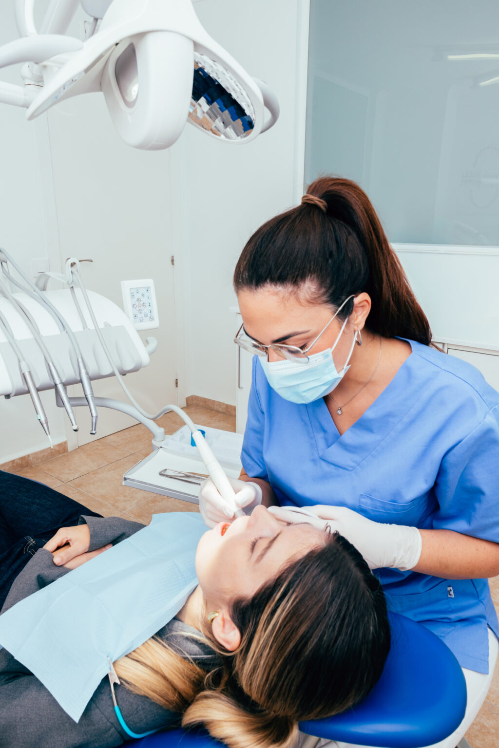 revisión dental valencia en clínica sonríe patraix