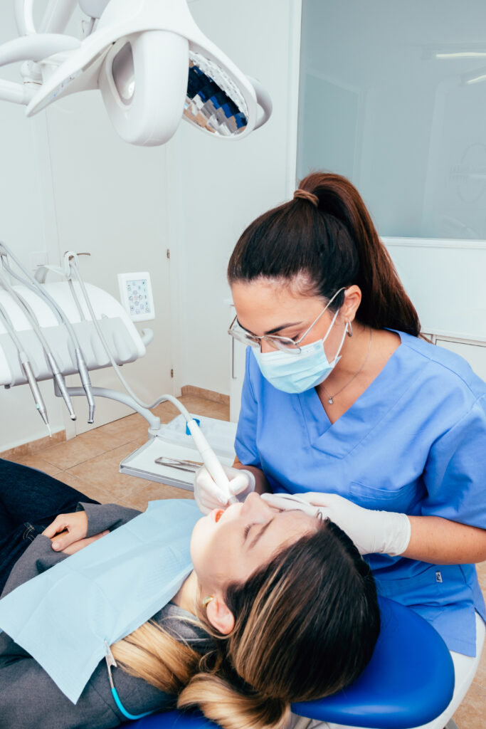 revisión dental valencia en clínica sonríe patraix